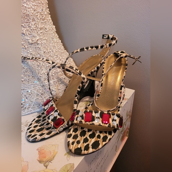 Ramon Tenza Unique Heels 👠Size 7.5 - Picture 3 of 4